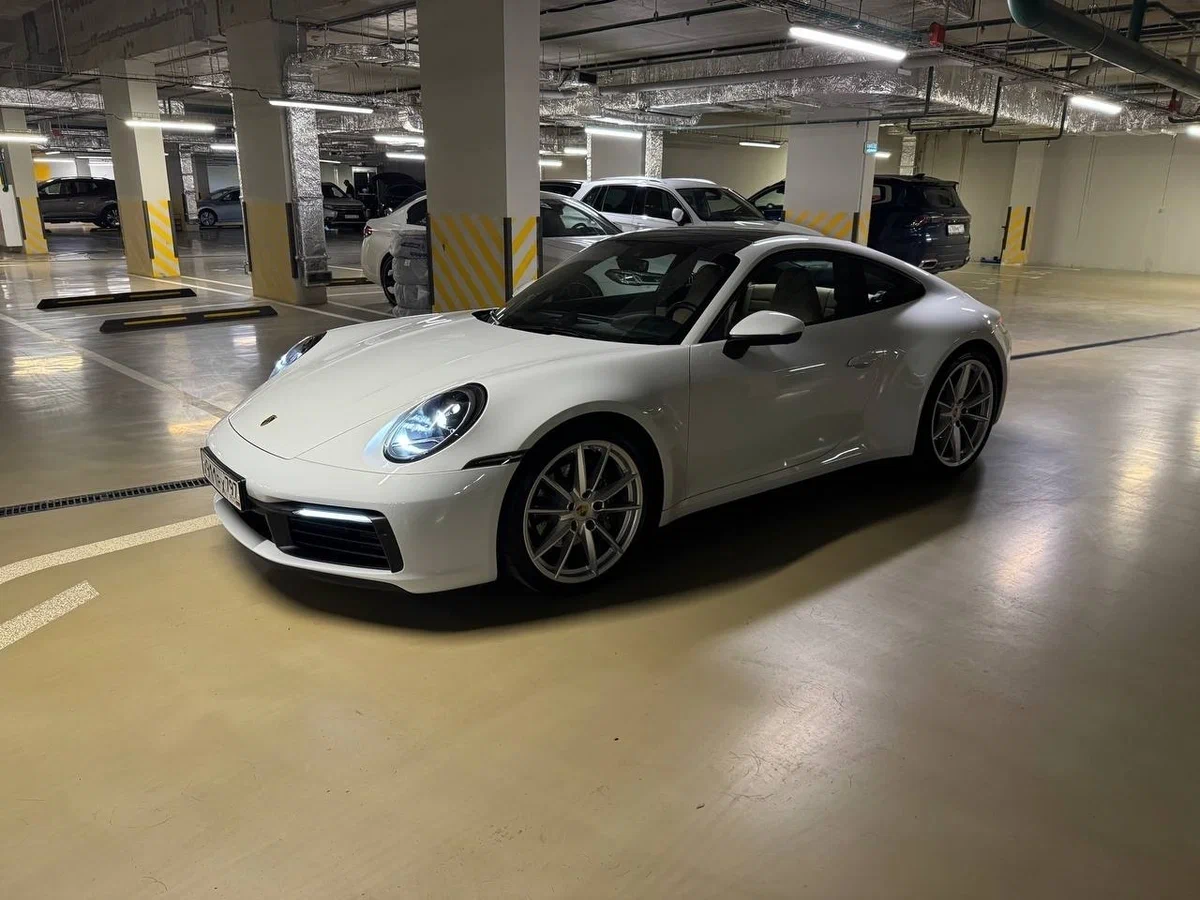 Porsche 911 — white (before)